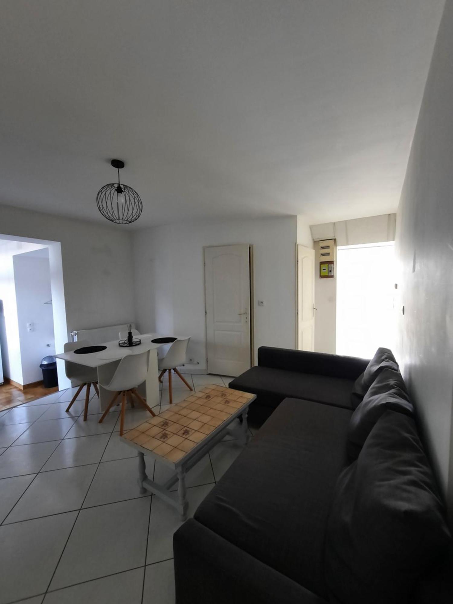 Le-Bon-Appart De Plain-Pied Avec Terrasse Auxonne Exterior photo